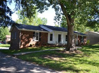 107 Lakeview Dr, Lawrenceburg, KY 40342