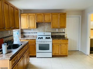 21 Mangold St, Haledon, NJ