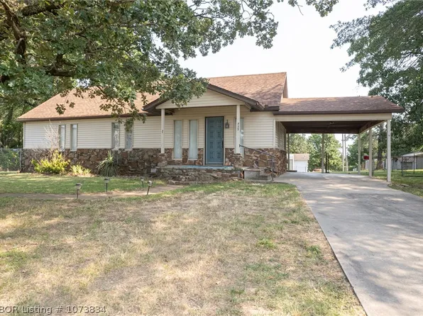 715 Cook Ave, Arkoma, OK 74901