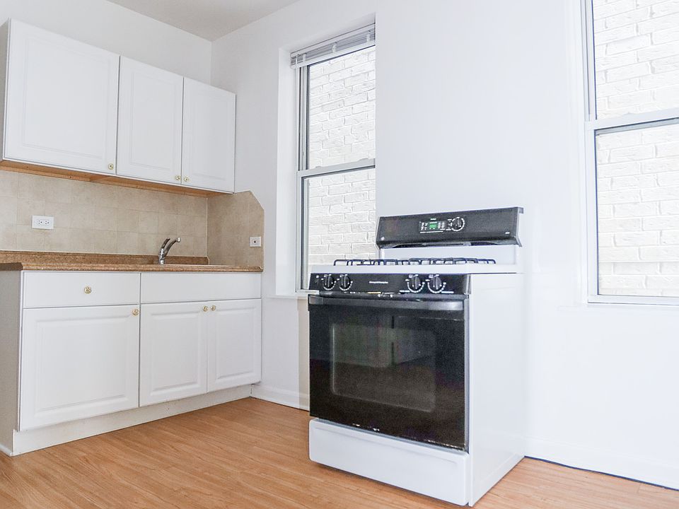 1st image of 2143 W Belmont Ave APT 1R