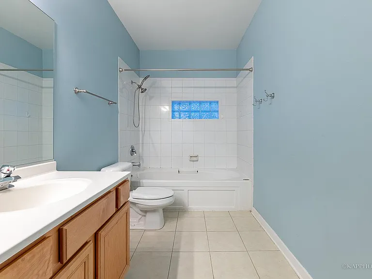 1344 W Grenshaw St #A — Photo 14