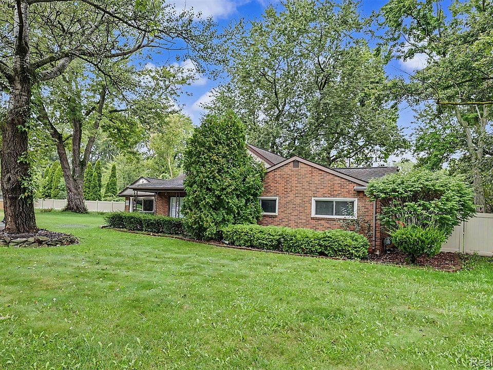 32144 Warren Rd, photo 2
