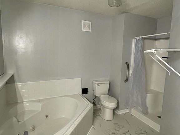 5th image of 2814 Mulberry Ln APT B