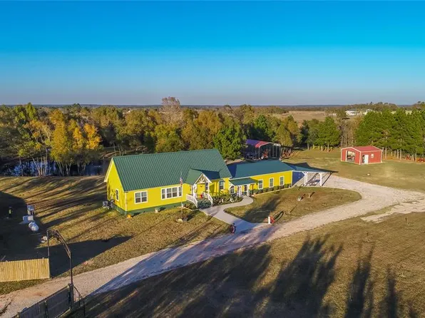 2 Birdwell Rd, Huntsville, TX 77340