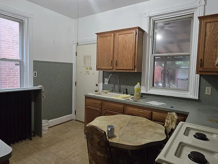 109 W 23rd St — Photo 12