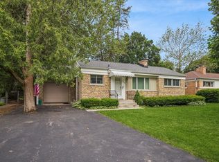 206 N Lincoln Ln, Arlington Heights, IL 60004