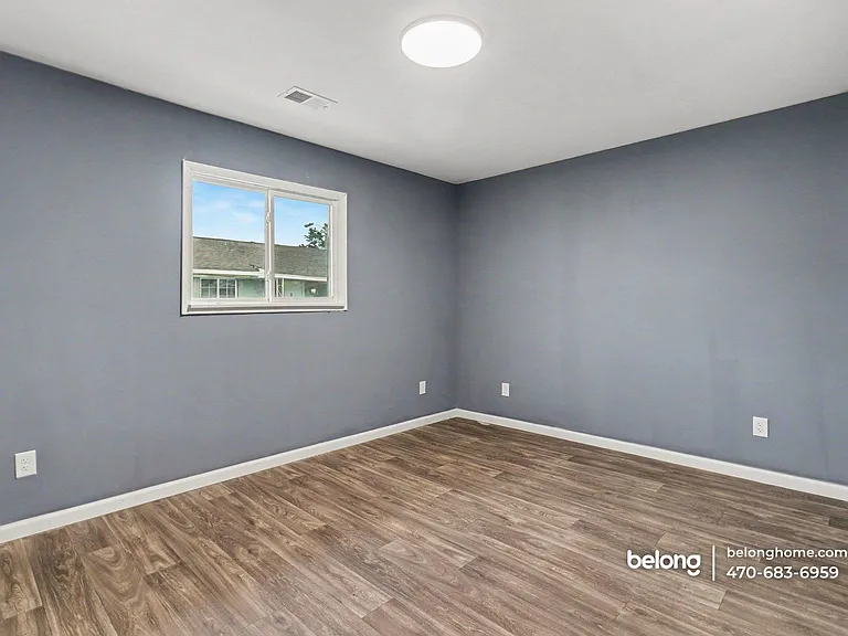 3213 Lee St #2 — Photo 10