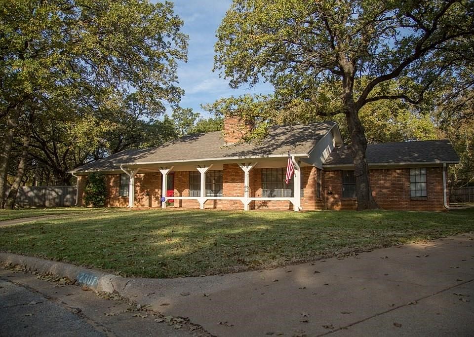 Welcome to 2307 Randy Ct. in Mansfield