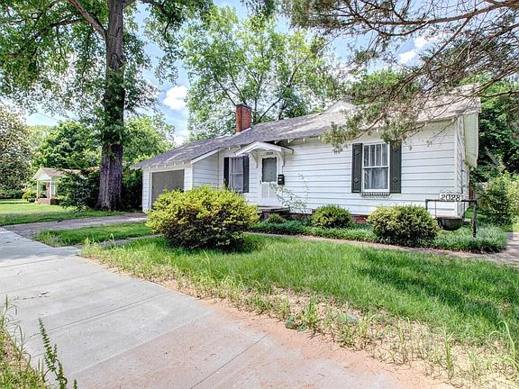 3rd image of 2028 Johnston Ave