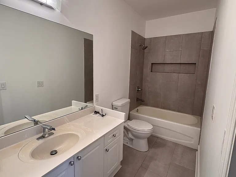 1454 Montclair Ct — Photo 19