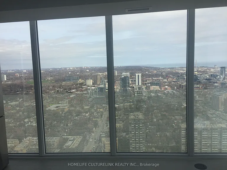 181 Dundas St E #5505 — Photo 9