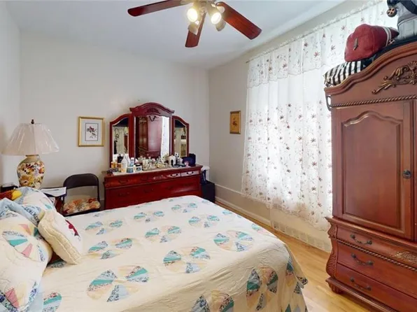 1199 East 53rd Street image 5 of 13