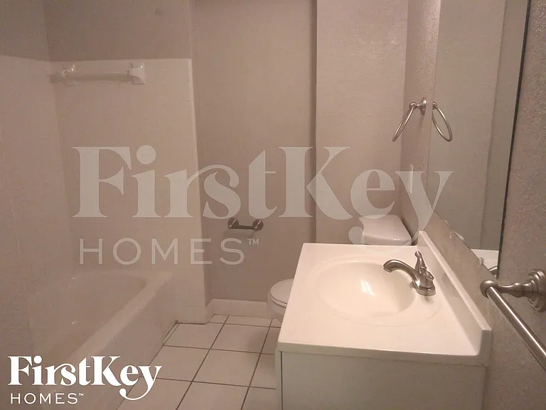 3181 SW 22nd Ct — Photo 7