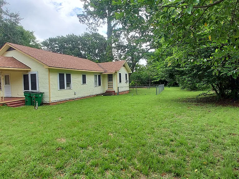 310 Sycamore St — Photo 30