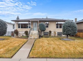 1228 W Richland Rd NE, Calgary, AB T2E5M4