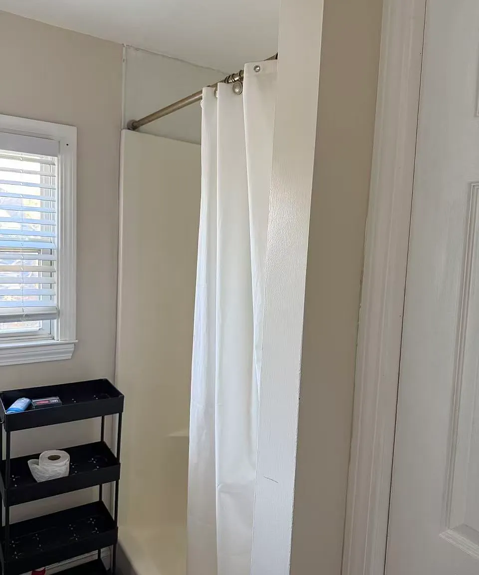 1 bed, $1,000 — Photo 1