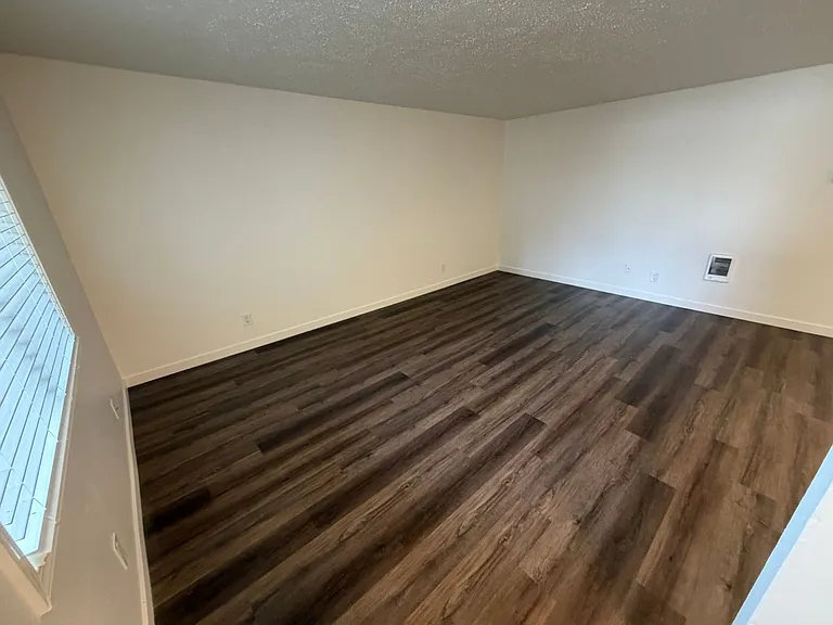 1104 West 7th Avenue Apartments — Photo 20
