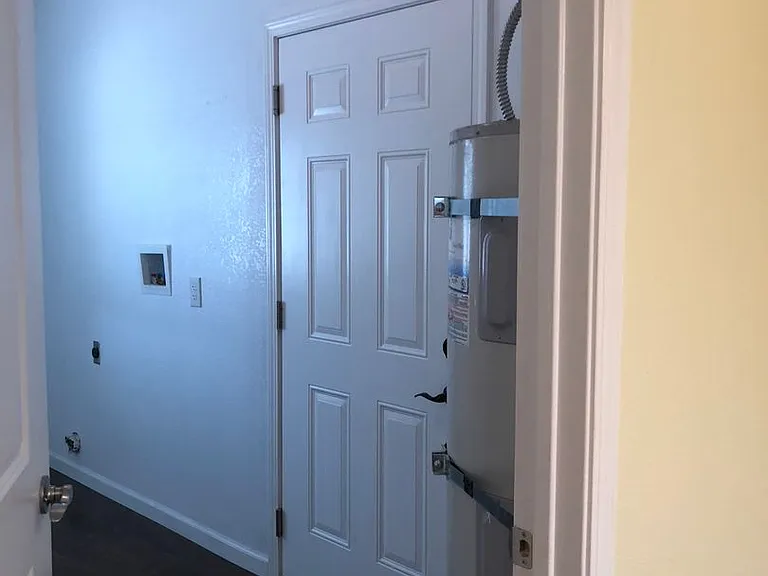 1025 Walnut St — Photo 8