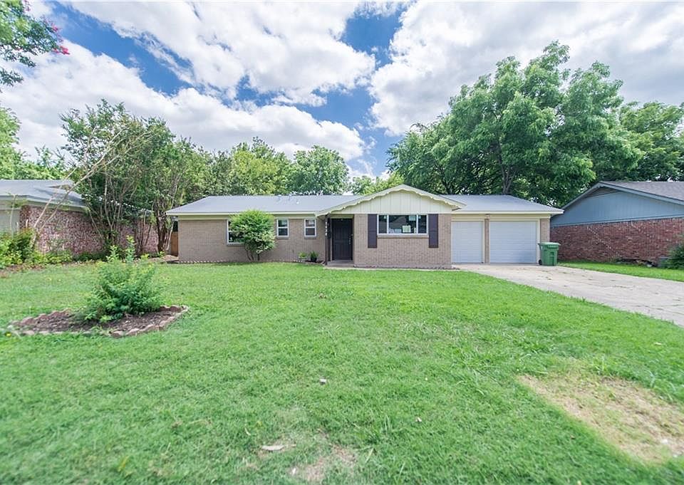 1st image of 7428 Maple Dr