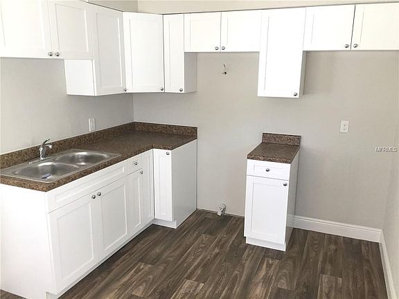 5th image of 845 52nd Ave S