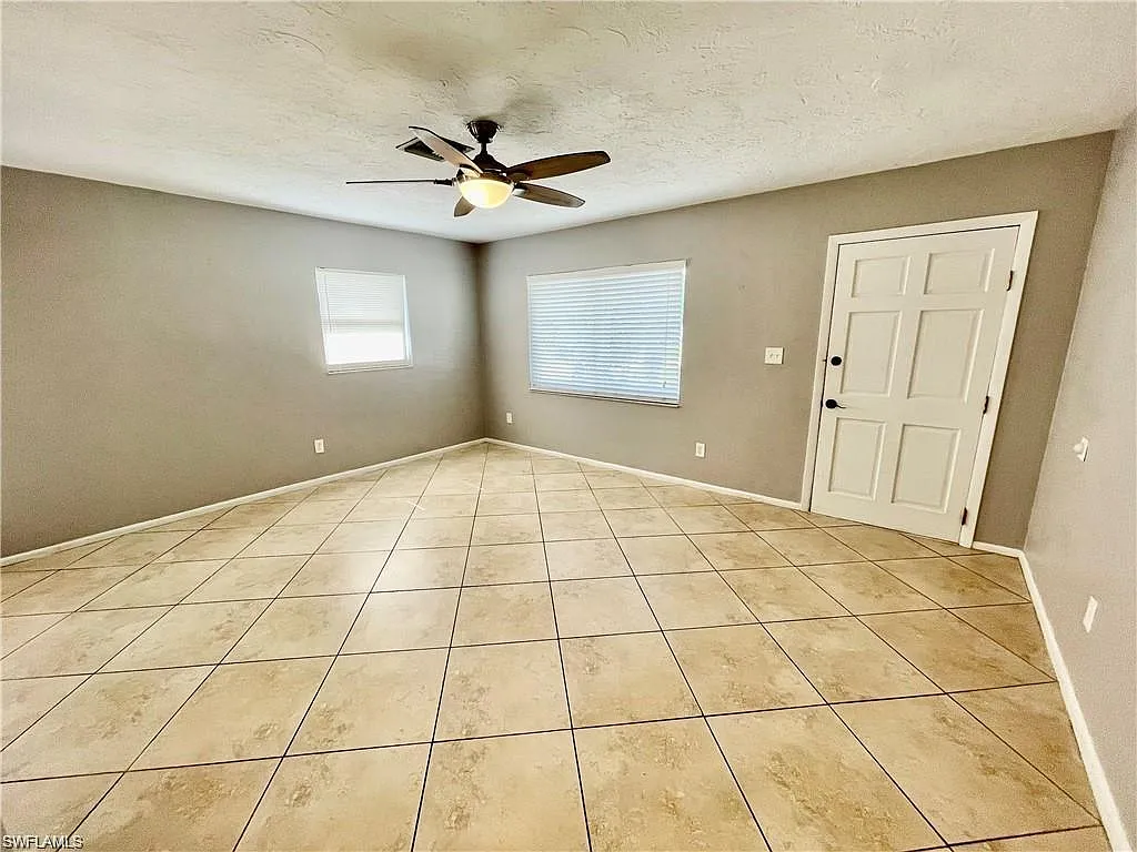 2 bed, 1.0 bath, 825 sqft, $1,900 — Photo 3
