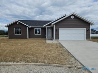 702 Winter Ct, Carey, OH 43316