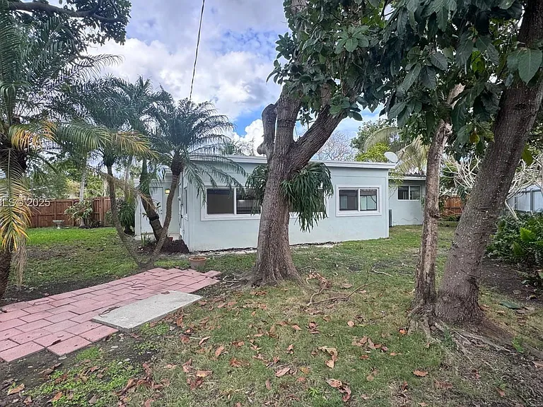 18600 SW 97th Ave — Photo 20