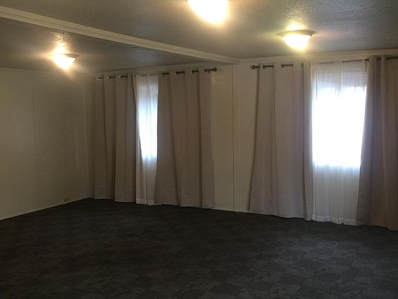 5th image of 216 Sylvan Dr