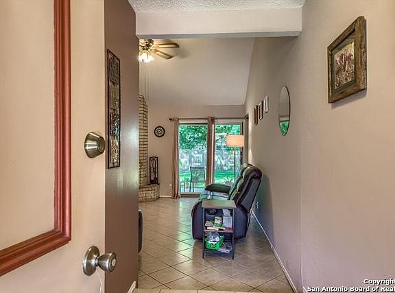 4th image of 4418 Briardale St