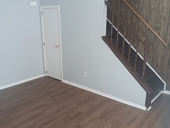 4th image of 7624 Rosewood Dr APT A