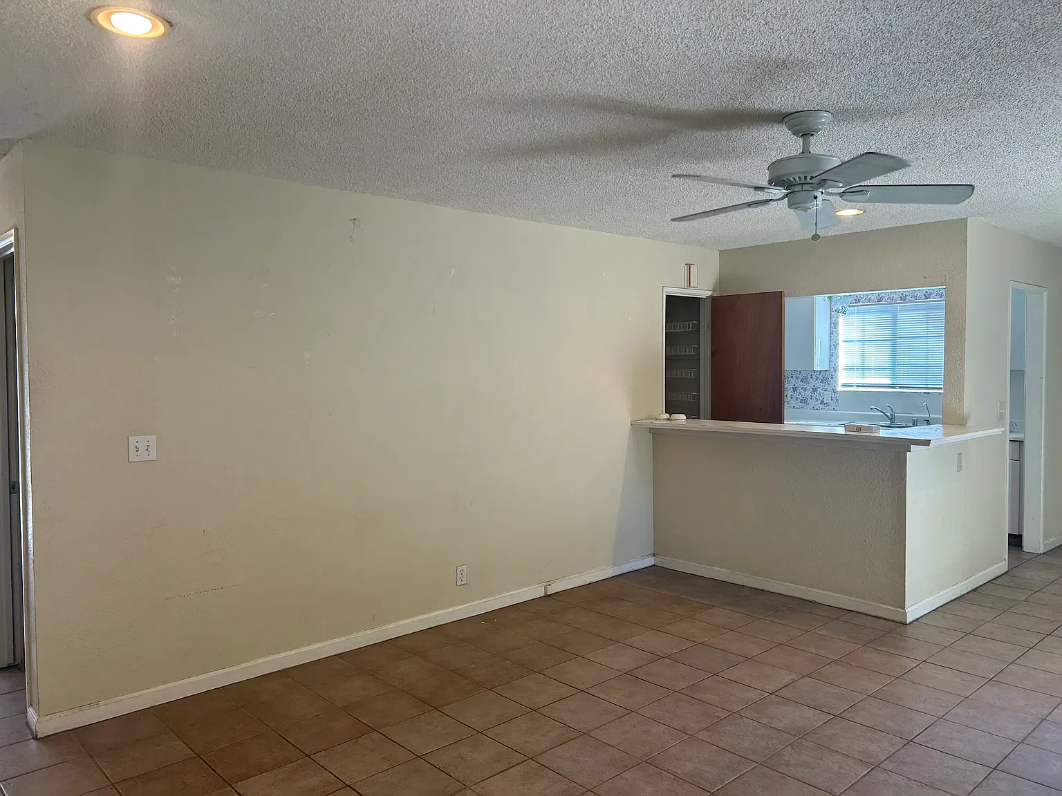 3 bed, 1246 sqft, $4,850 — Photo 4