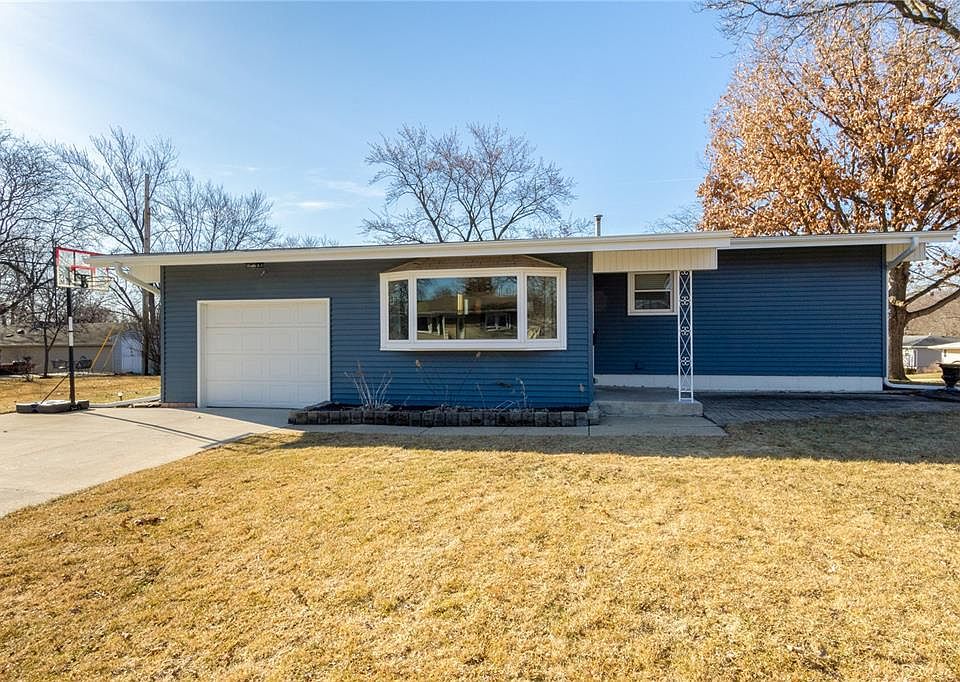 1st image of 3934 Terrace Hill Dr NE