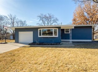 3934 Terrace Hill Dr NE, Cedar Rapids, IA 52402