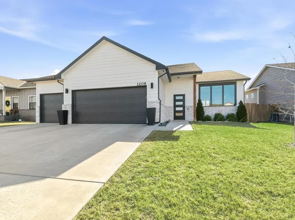 1209 E Prairie Hill Cir, Wichita, KS 67219
