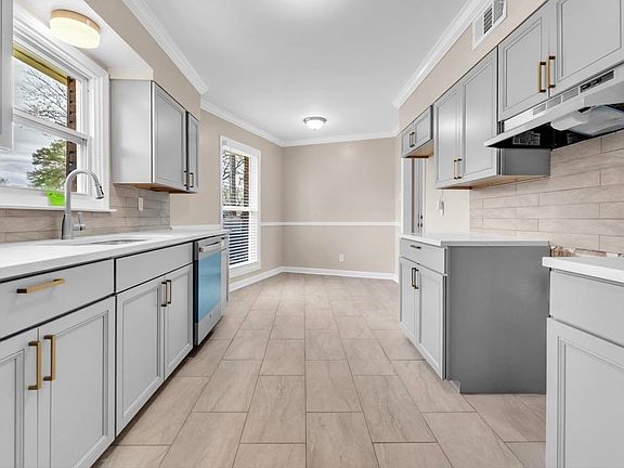 4th image of 1649 Babs Rd