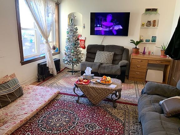3rd image of 6206 N Francisco Ave APT 2B