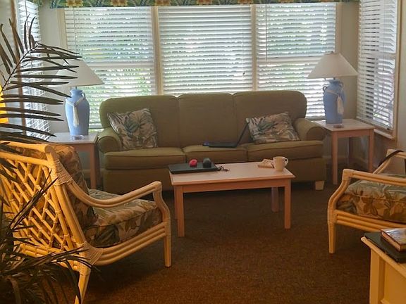 5th image of 10 Trent Jones Ln #161