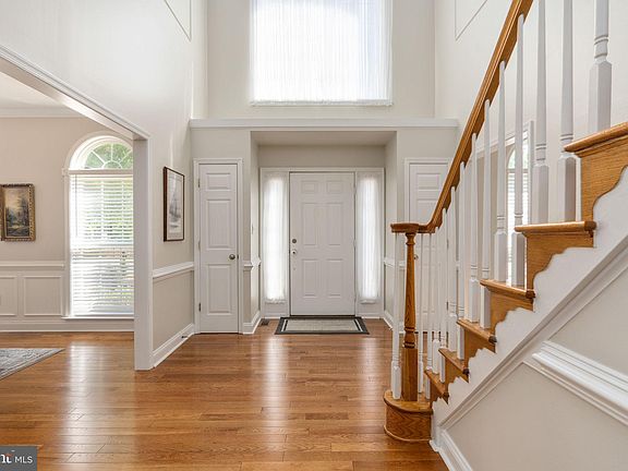 5th image of 795 Winterberry Dr