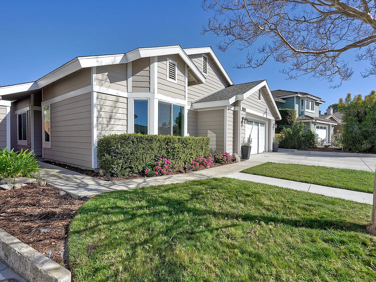 3 bed, 1632 sqft, $5,850 — Photo 3