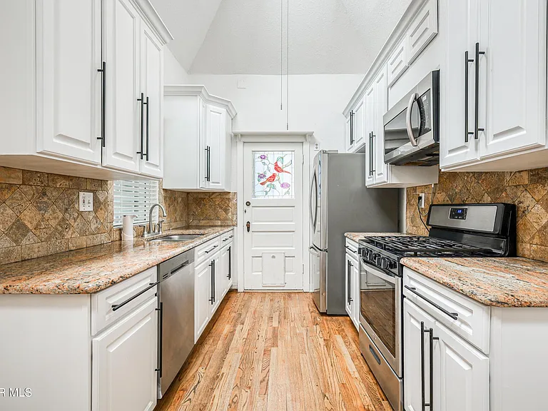 715 E Robinson Ave — Photo 14