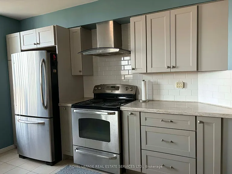 11 Thorncliffe Park Dr #607 — Photo 5
