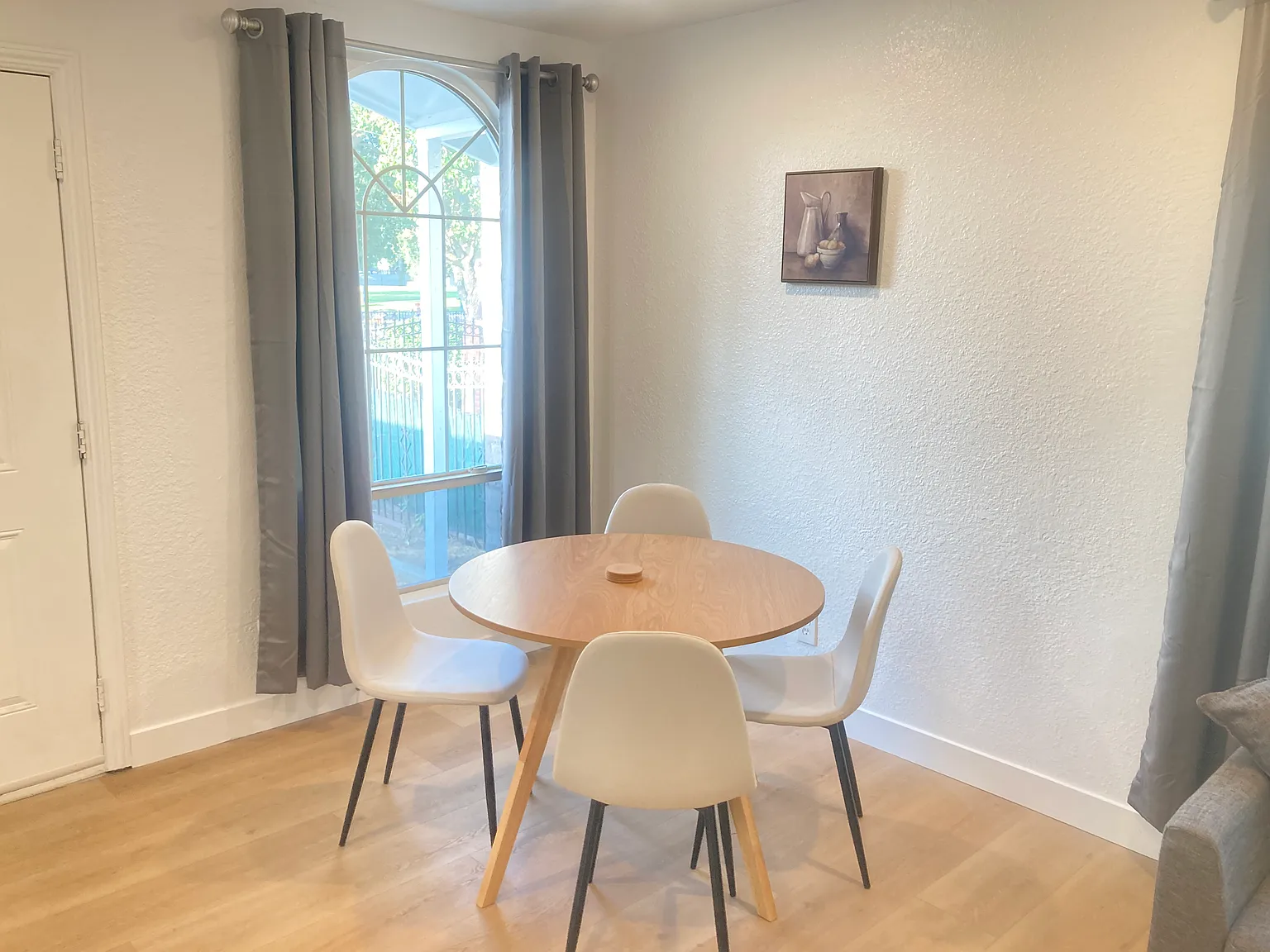 5 bed, 1250 sqft, $850 — Photo 3