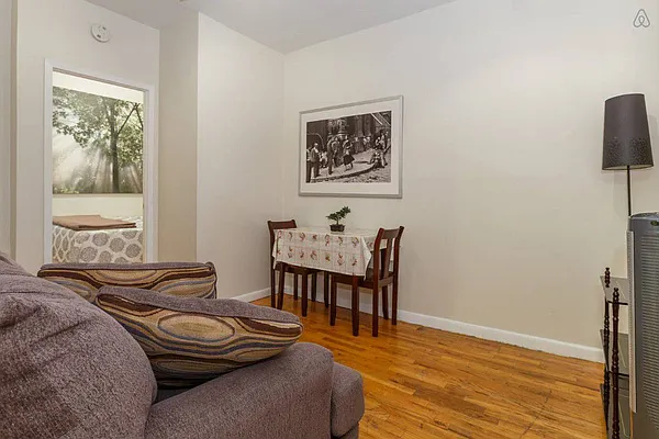 Rented by Charles Coutinho LLC | media 35