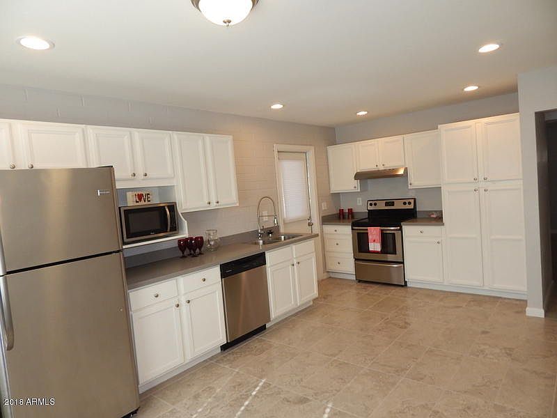 1st image of 539 E Glade Ave