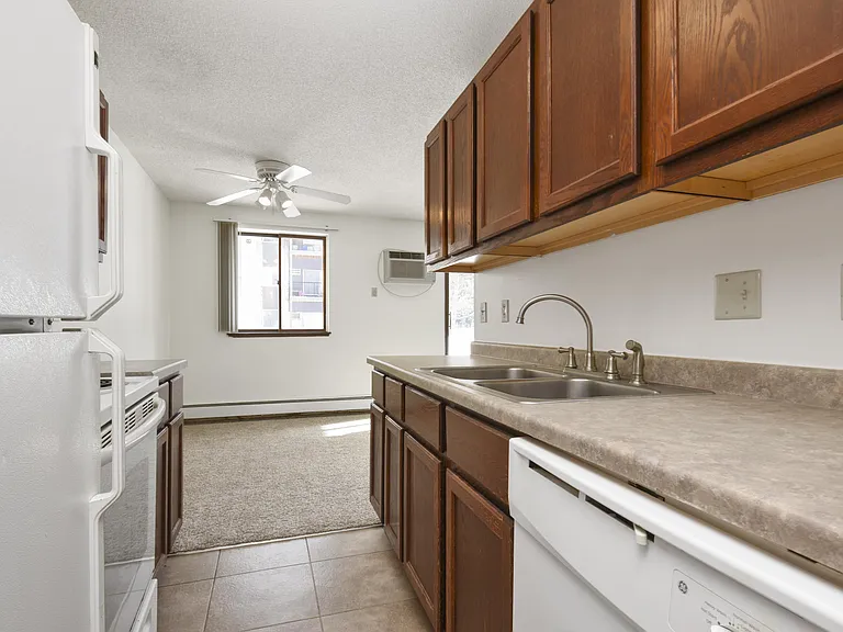 Maplewood, MN Maplewood Apartments | Kitchen