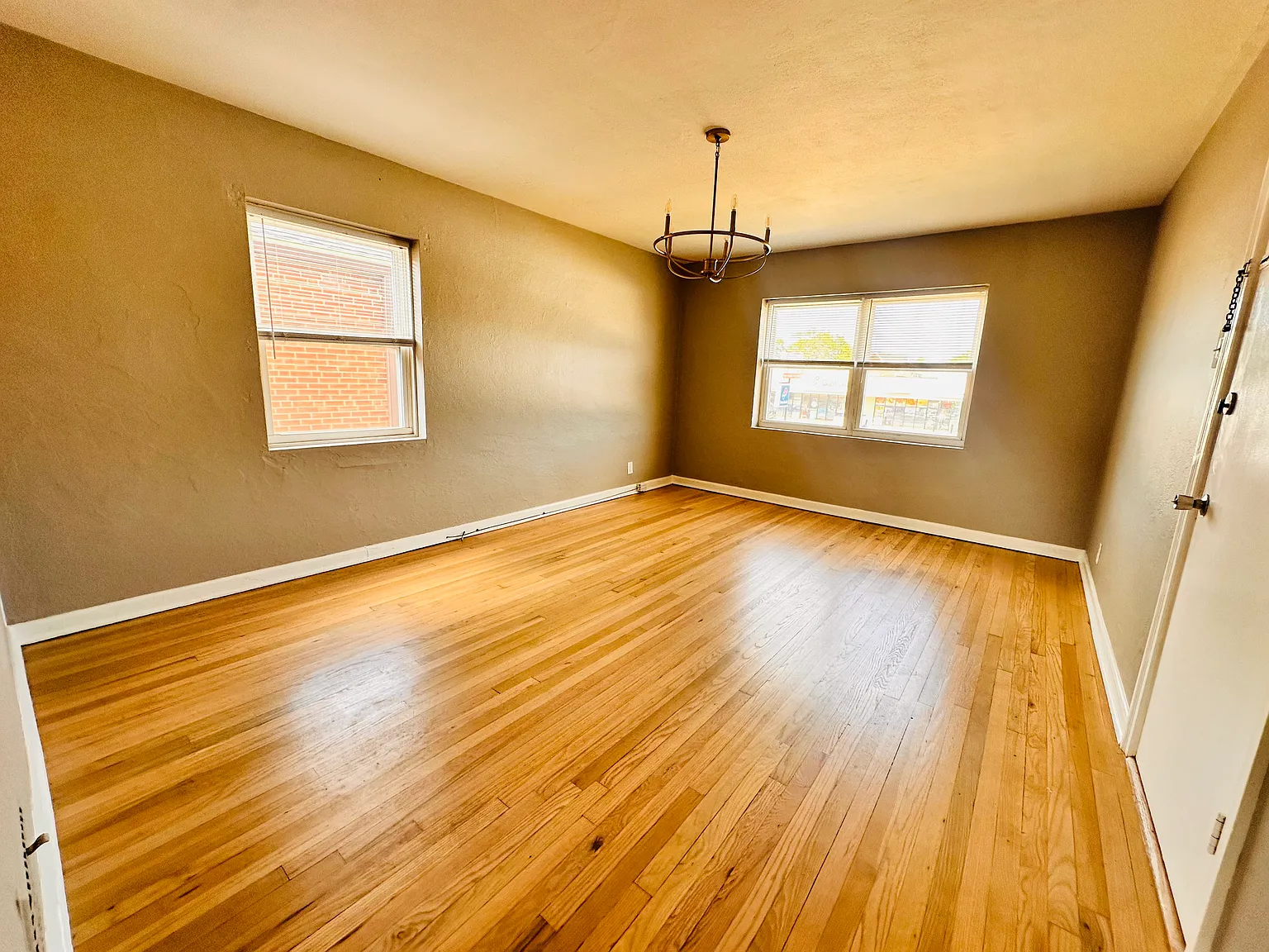 1 bed, 750 sqft, $900 — Photo 2