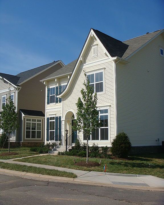 1st image of 23432 Gardenwalk Dr
