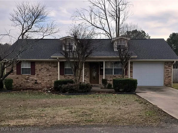 804 E Wahl St, Paris, AR 72855