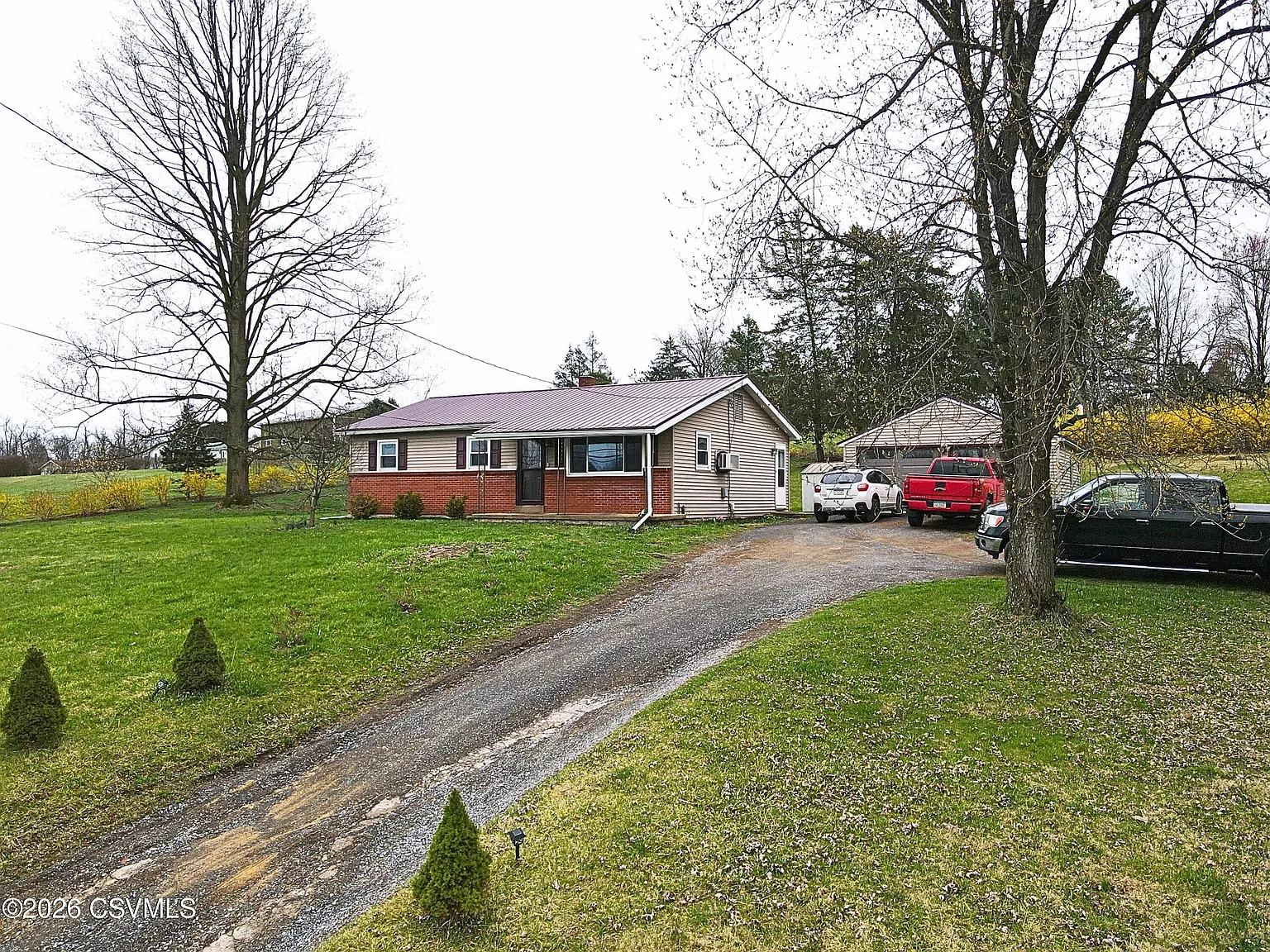 3 bed, 1120 sqft, $2,000 — Photo 2