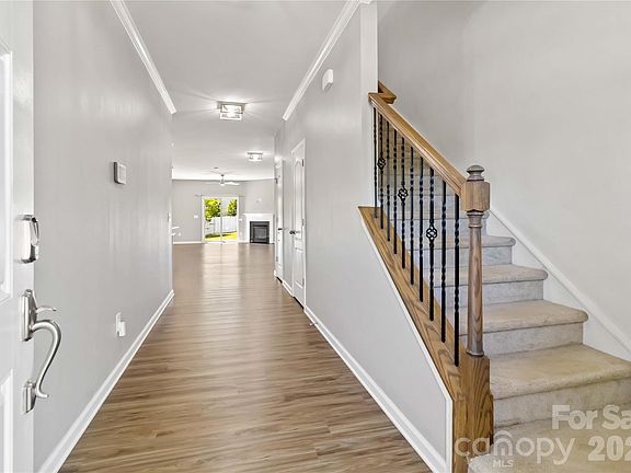 5th image of 1016 Loggerhead Dr